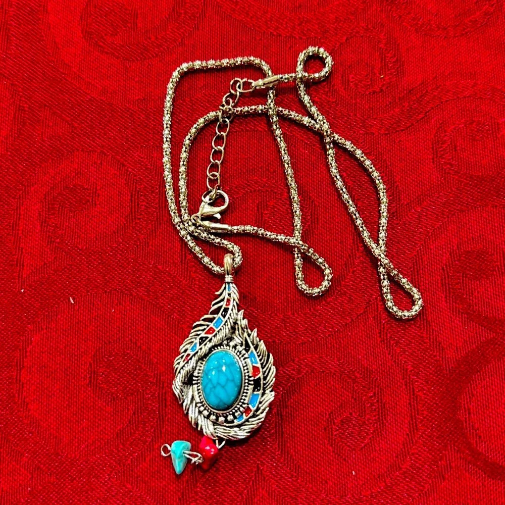 Pendant with chain 🆕